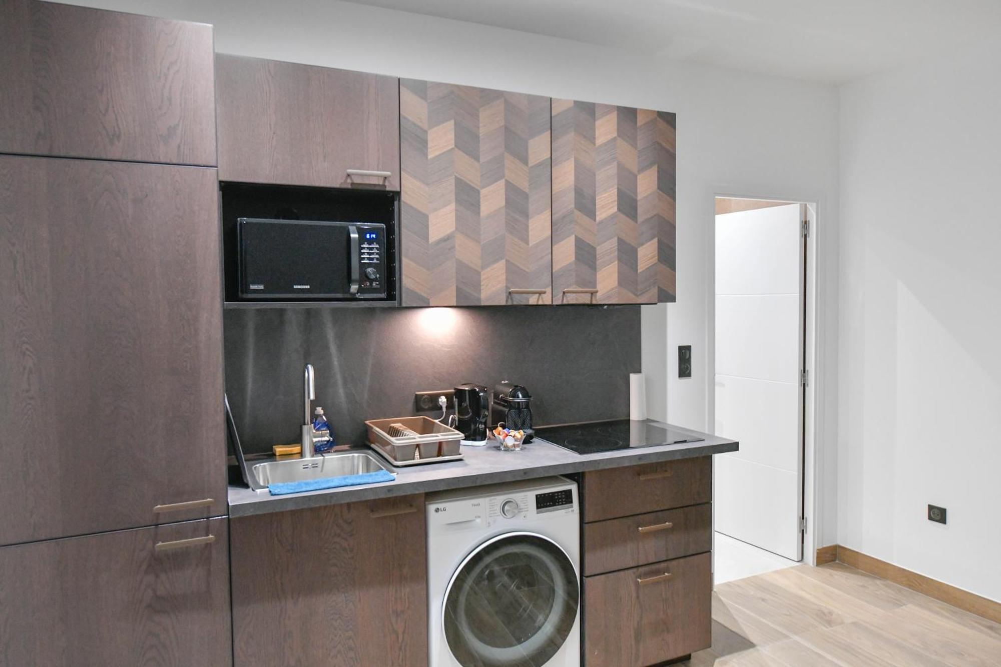 Parking Gratuit - Montmartre Charme & Patio Prive - Sacre-Coeur Metro Anvers Paris Exterior photo